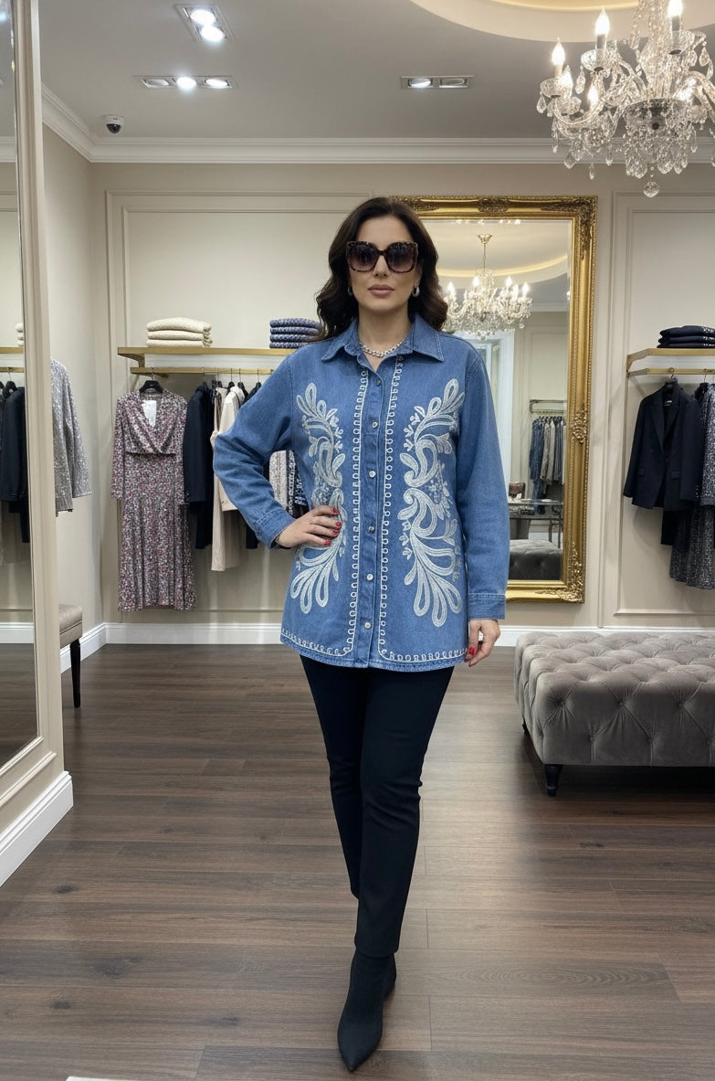 Chemise en jean avec brodés