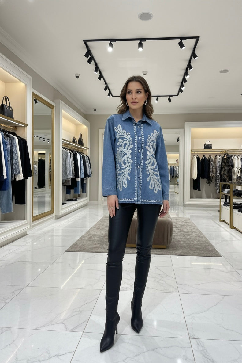 Chemise en jean avec brodés