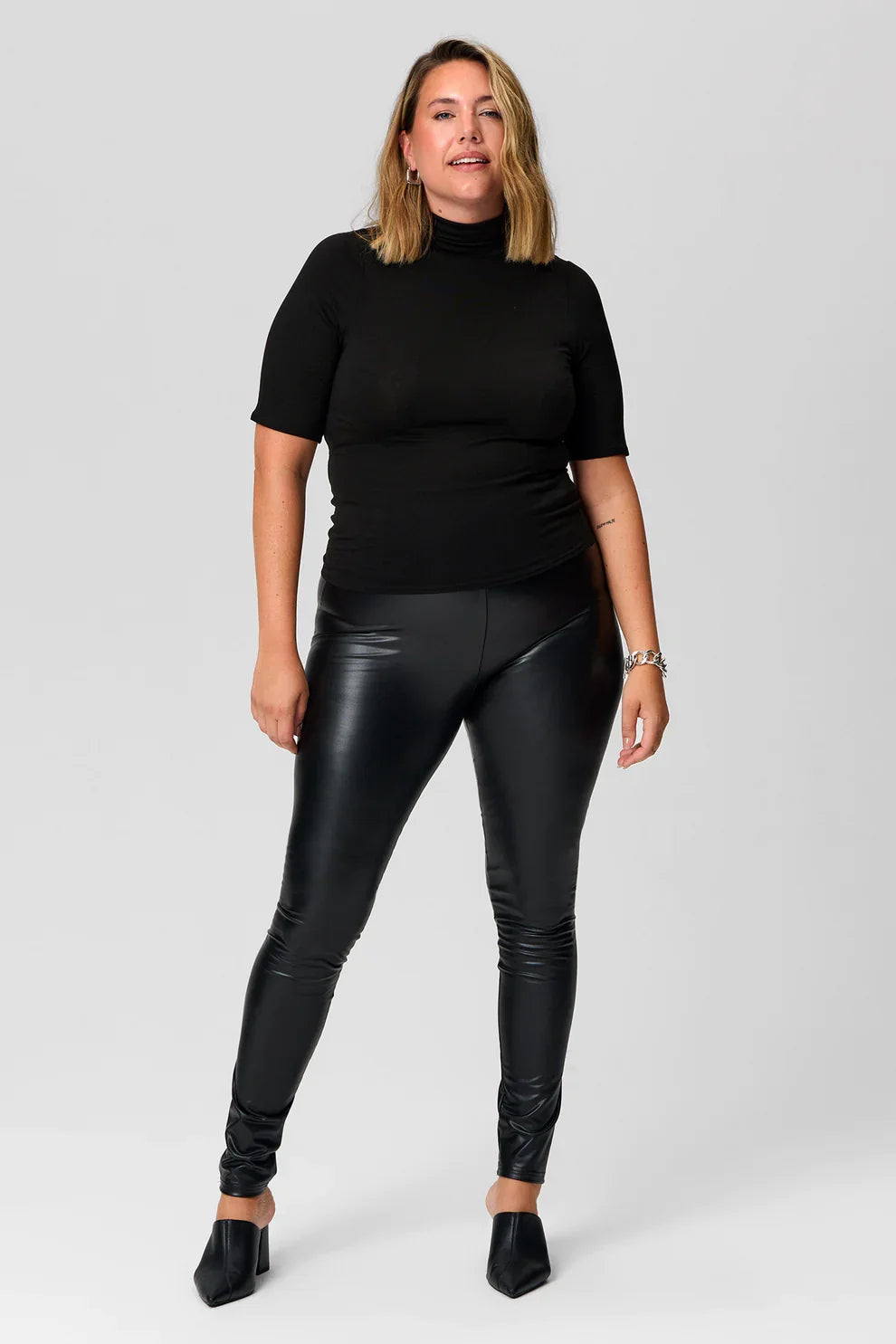 pantalon legging en cuir